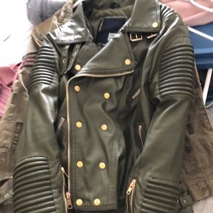 Olive green coat with faux fur on collar